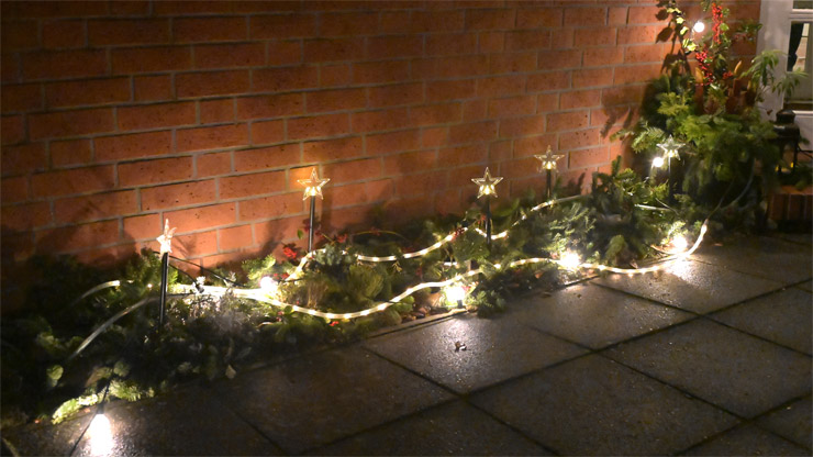 Lebendiger Adventskalender 2025
     in Scharmbeckstotel