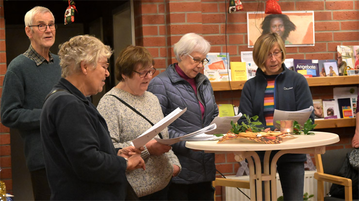 Lebendiger Adventskalender 2025
     in Scharmbeckstotel