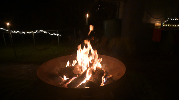 Lebendiger Adventskalender 2025
     in Scharmbeckstotel