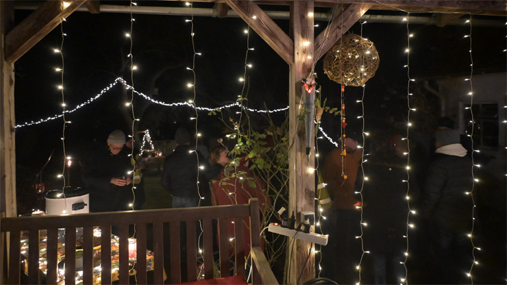 Lebendiger Adventskalender 2025
     in Scharmbeckstotel