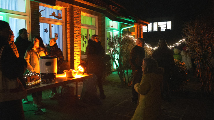 Lebendiger Adventskalender 2025
     in Scharmbeckstotel