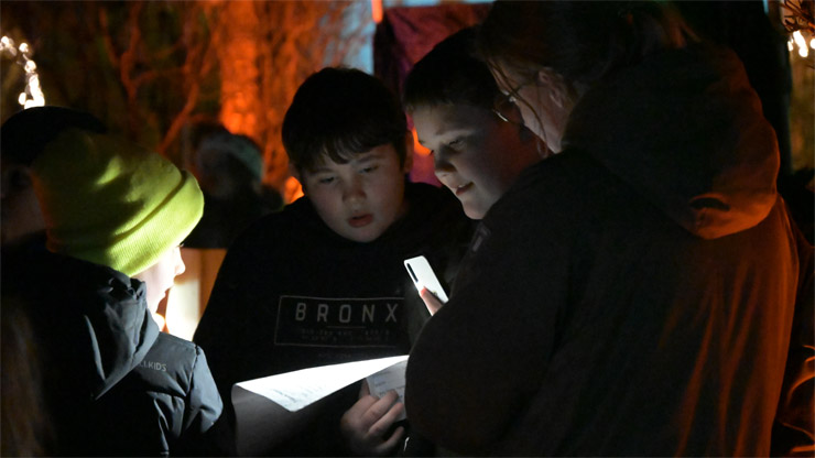 Lebendiger Adventskalender 2025
     in Scharmbeckstotel