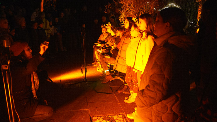 Lebendiger Adventskalender 2025
     in Scharmbeckstotel