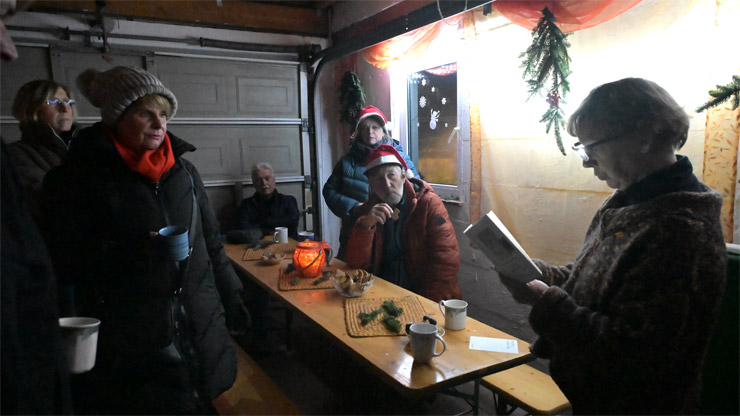 Lebendiger Adventskalender 2025
     in Scharmbeckstotel