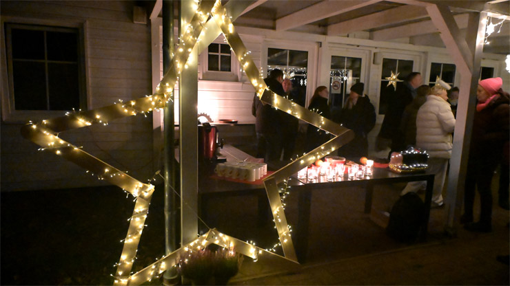 Lebendiger Adventskalender 2025
     in Scharmbeckstotel