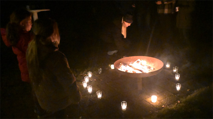 Lebendiger Adventskalender 2025
     in Scharmbeckstotel